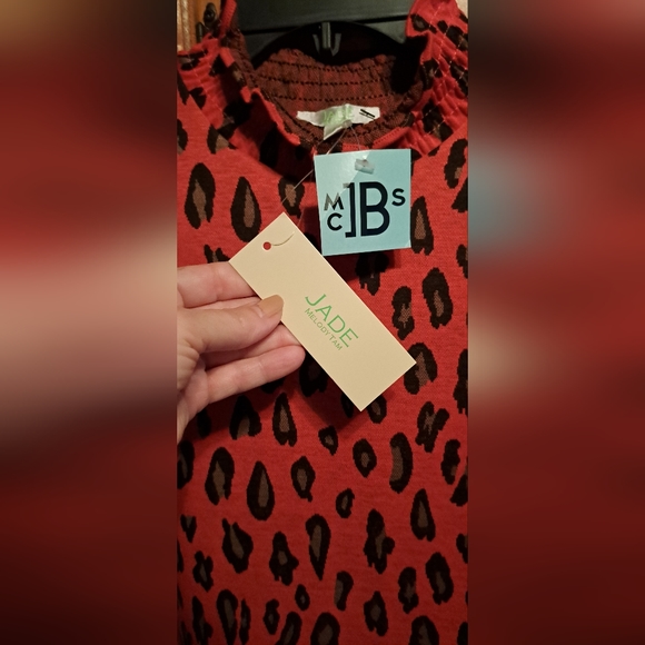 Beautiful Ladies Jade Smocked Neck Leopard Print Blouse, Short Sleeve NWT LRG - Picture 5 of 7